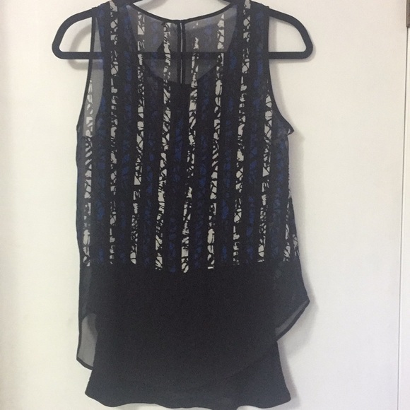 Kenneth Cole -The Holly Ann Sleeveless Blouse - Picture 3 of 10